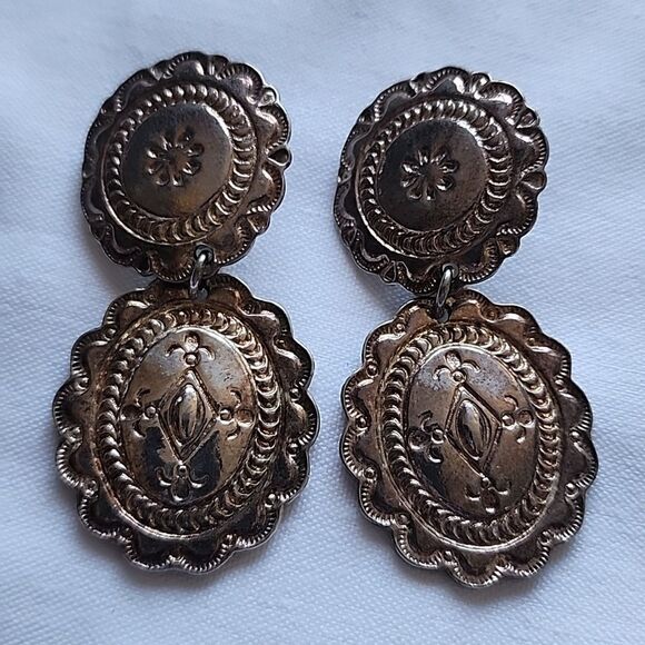 Vintage Western Style Concho Premier Designs Silver Tone Clip~on Earrings - Picture 3 of 8